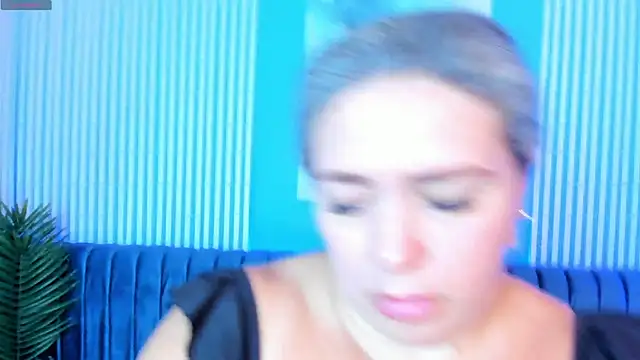 Snapshot of dahianeconnor chatting on June 20, 11:57 am dahianeconnor online show from June 20, 11:57 am