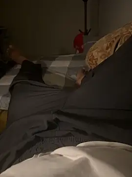 Snapshot of Night_outcam chatting on February 24, 9:46 pm Night outcam online show from February 24, 9:46 pm