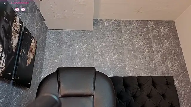 Snapshot of scarletbaker__ chatting on December 15, 4:00 pm scarletbaker online show from December 15, 4:00 pm