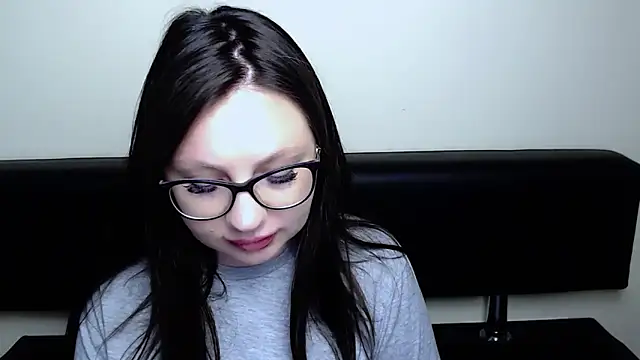 Snapshot of LiliaErmi chatting on May 14, 6:09 am LiliaErmi online show from May 14, 6:09 am
