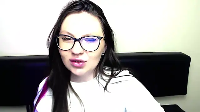 Snapshot of LiliaErmi chatting on May 15, 9:16 am LiliaErmi online show from May 15, 9:16 am