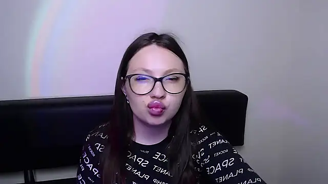 Snapshot of LiliaErmi chatting on May 22, 6:31 am LiliaErmi online show from May 22, 6:31 am