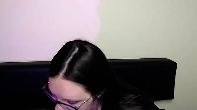 Snapshot of LiliaErmi chatting on May 24, 8:08 am LiliaErmi online show from May 24, 8:08 am