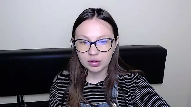 Snapshot of LiliaErmi chatting on May 25, 6:08 am LiliaErmi online show from May 25, 6:08 am