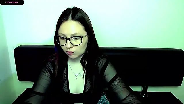 Snapshot of LiliaErmi chatting on May 30, 6:10 am LiliaErmi online show from May 30, 6:10 am