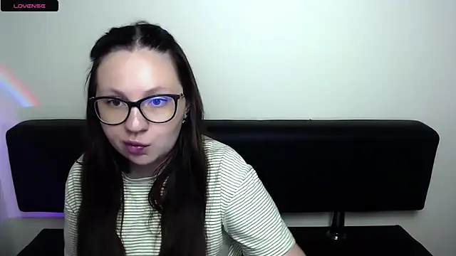 Snapshot of LiliaErmi chatting on June 5, 6:42 am LiliaErmi online show from June 5, 6:42 am