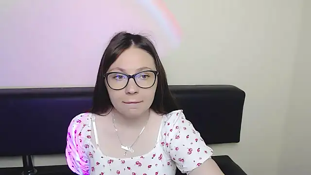Snapshot of LiliaErmi chatting on June 20, 6:49 am LiliaErmi online show from June 20, 6:49 am