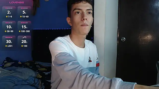 Juan Gomezz26 online show from May 11, 10:51 pm