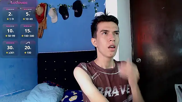 Juan Gomezz26 online show from May 21, 2:13 pm