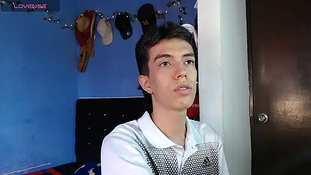 Juan Gomezz26 online show from May 26, 10:06 pm