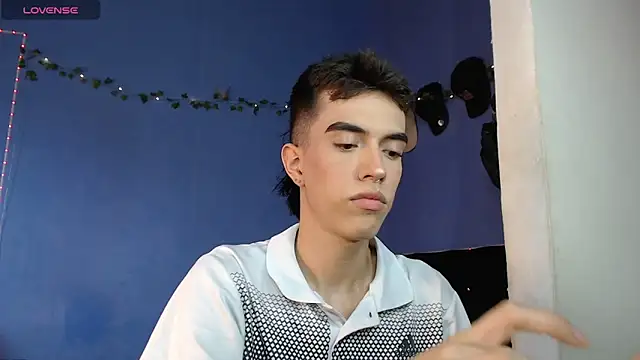 Juan Gomezz26 online show from June 3, 10:37 pm