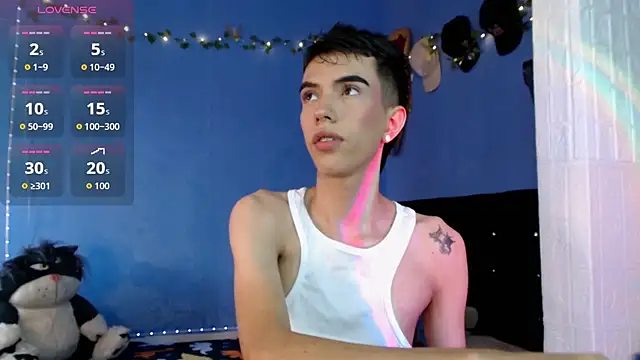 Juan Gomezz26 online show from July 17, 10:03 pm