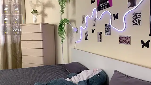 DreamyPalace online show from March 16, 1:15 pm