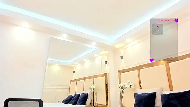 keyla knowles online show from December 20, 2:02 pm