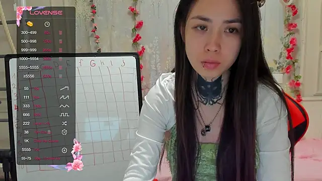 Snapshot of Kendall_Nox chatting on December 16, 9:09 pm Kendall Nox online show from December 16, 9:09 pm