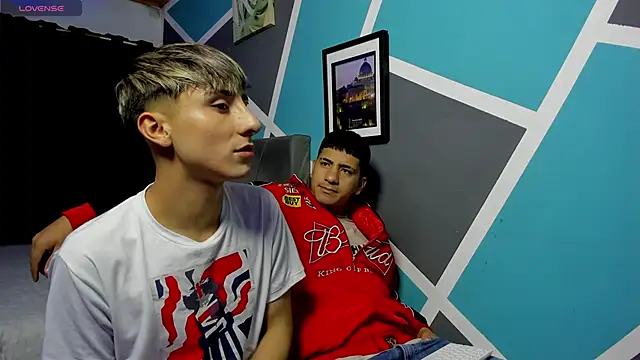 alex stivenn online show from April 17, 4:04 am