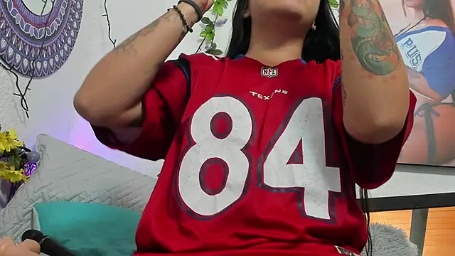 Snapshot of Hanna_moore10 chatting on February 21, 6:53 pm Hanna moore10 online show from February 21, 6:53 pm