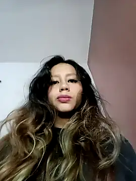 Snapshot of Annalia69 chatting on June 6, 3:11 am Annalia69 online show from June 6, 3:11 am