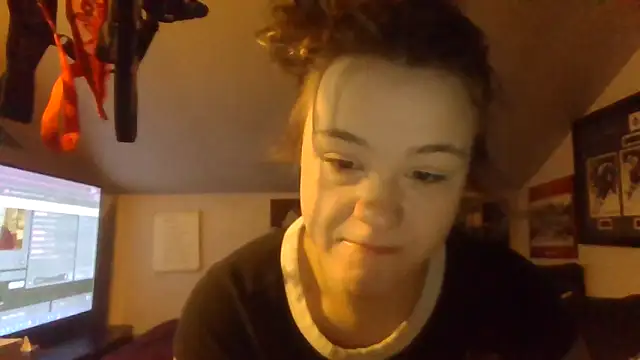 Snapshot of babygirlr6 chatting on December 17, 8:37 pm babygirlr6 online show from December 17, 8:37 pm