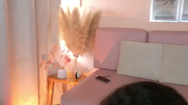 Emmy And Luna online show from July 30, 1:21 pm