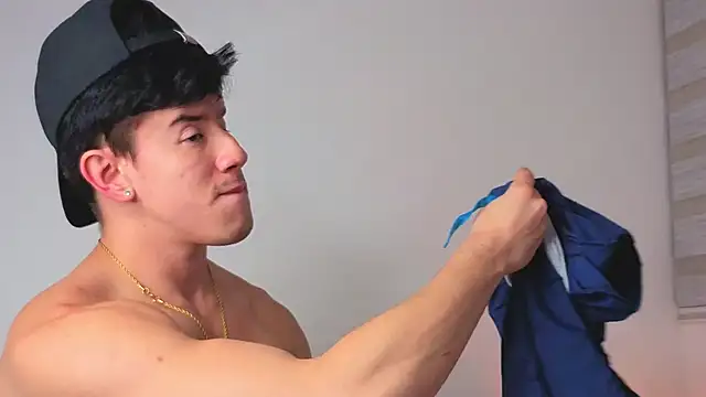 maxxcooper1 online show from January 13, 3:01 am