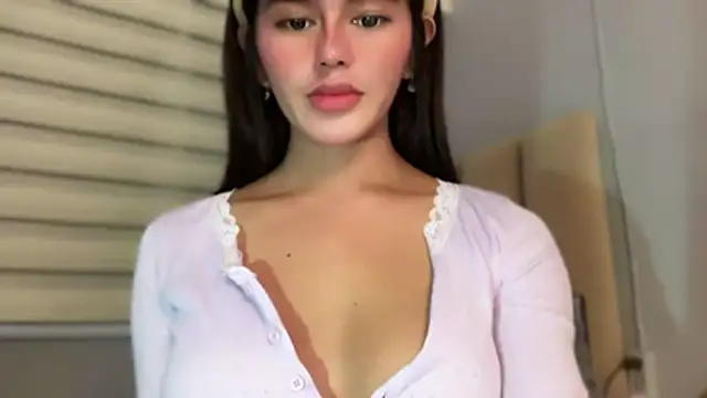 Snapshot of Annedee_ chatting on December 16, 4:45 pm Annedee online show from December 16, 4:45 pm