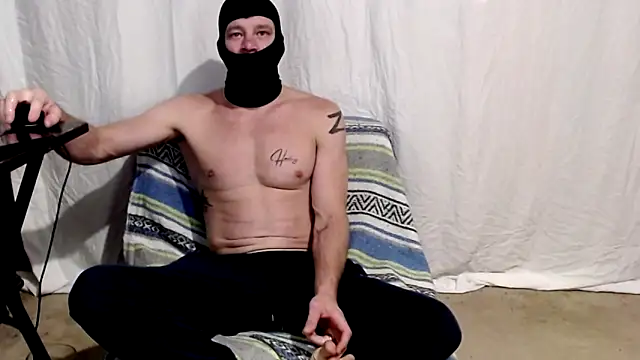 maskedyogaman online show from April 25, 2:25 am