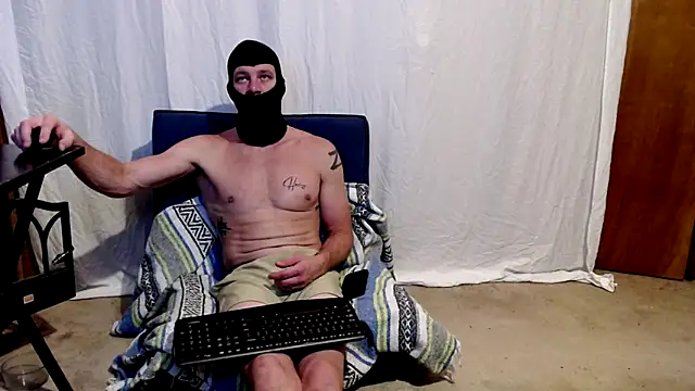 maskedyogaman online show from April 28, 2:27 am