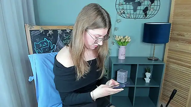 katymeaw online show from May 20, 1:45 am
