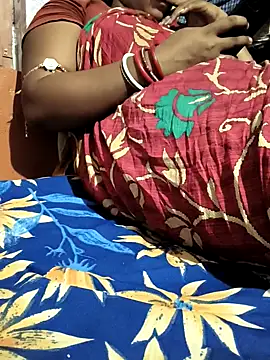 Snapshot of saxy_bhabi_2002 chatting on April 11, 10:19 am saxy bhabi 2002 online show from April 11, 10:19 am