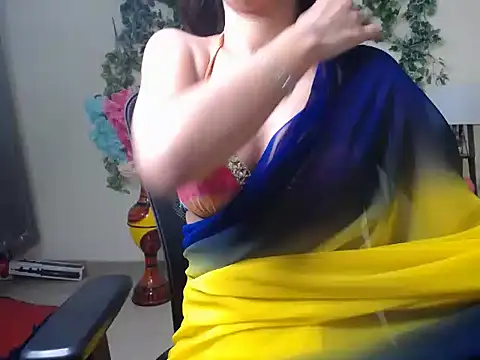 Snapshot of Shy_nivi chatting on June 16, 3:25 pm Shy nivi online show from June 16, 3:25 pm