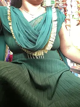 Snapshot of cute_mahi001 chatting on June 1, 5:42 am cute mahi001 online show from June 1, 5:42 am