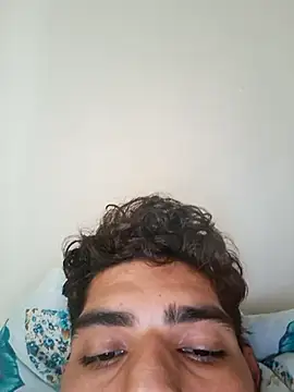 Snapshot of VienneseBoldness chatting on December 17, 6:03 pm VienneseBoldness online show from December 17, 6:03 pm