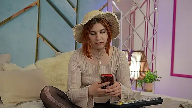 Snapshot of GingerPinky chatting on June 15, 7:32 am GingerPinky online show from June 15, 7:32 am