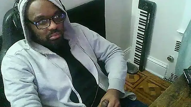 Snapshot of MrUnintentional chatting on December 17, 3:01 am MrUnintentional online show from December 17, 3:01 am