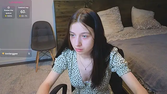 AlicePowells online show from February 15, 11:30 am