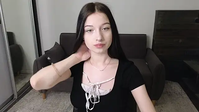 Snapshot of AlicePowells chatting on May 13, 11:07 am AlicePowells online show from May 13, 11:07 am