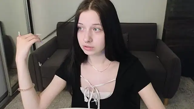 Snapshot of AlicePowells chatting on May 27, 11:07 am AlicePowells online show from May 27, 11:07 am