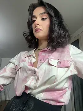 Snapshot of Maya4StripMind chatting on December 16, 4:45 pm Maya4StripMind online show from December 16, 4:45 pm