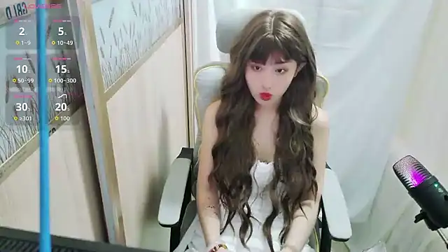 Snapshot of QINQIN-BYE chatting on December 17, 1:06 pm QINQIN-BYE online show from December 17, 1:06 pm