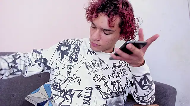 TAYSON SCOTT online show from March 6, 1:07 pm