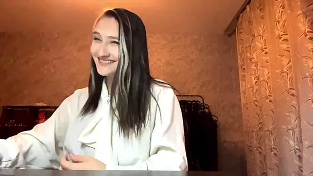 Snapshot of ShonnaSteffensmeier chatting on December 22, 3:09 pm ShonnaSteffensmeier online show from December 22, 3:09 pm