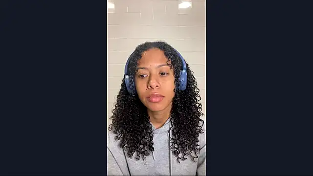 Snapshot of CarrieQuebedeaux chatting on December 20, 8:16 pm CarrieQuebedeaux online show from December 20, 8:16 pm