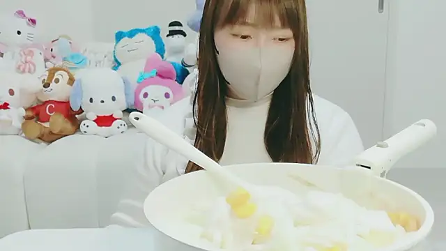 yuyuchan   online show from April 28, 10:20 am