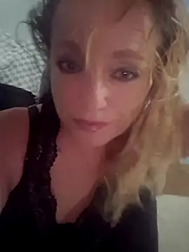 gailbee12 online show from June 10, 5:34 pm