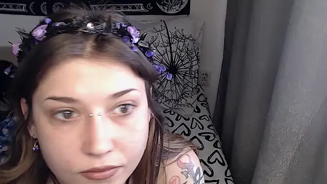 AlienforTwenty online show from April 23, 8:35 am