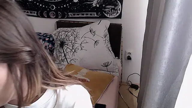 AlienforTwenty online show from June 25, 10:53 am