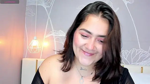 Snapshot of beautifulgirl4u_ chatting on May 14, 9:21 pm beautifulgirl4u online show from May 14, 9:21 pm