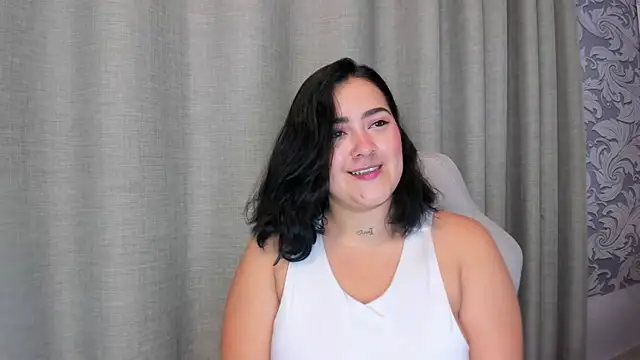 Snapshot of beautifulgirl4u_ chatting on July 13, 11:29 pm beautifulgirl4u online show from July 13, 11:29 pm