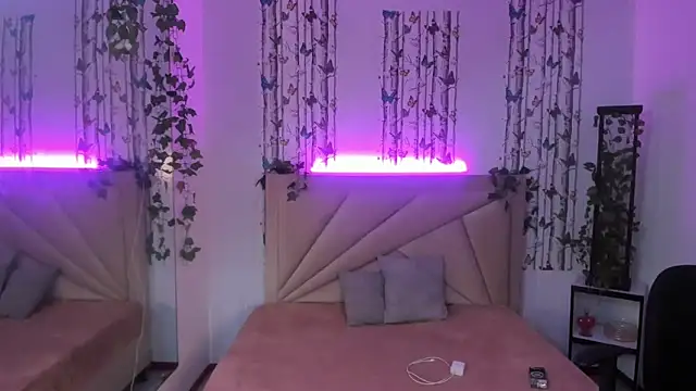 valeria dark  online show from February 9, 7:40 pm